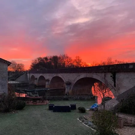 La Rive D Hotes The Riverside Retreat Accommodatie bij particulieren Jarnac