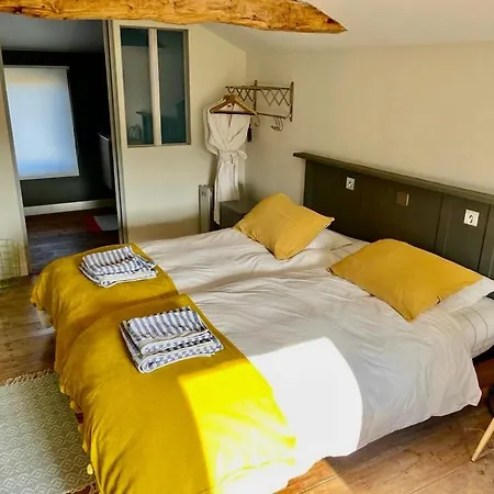 La Rive D Hotes The Riverside Retreat Habitación en casa particular *