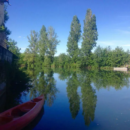 La Rive D Hotes The Riverside Retreat *