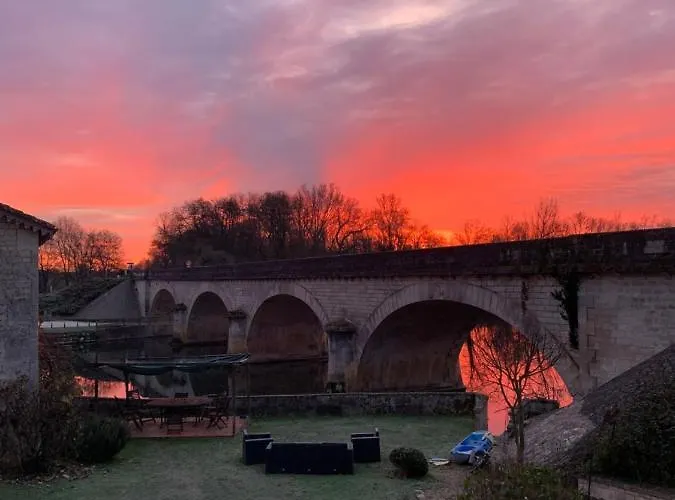 La Rive D Hotes The Riverside Retreat Homestay Jarnac