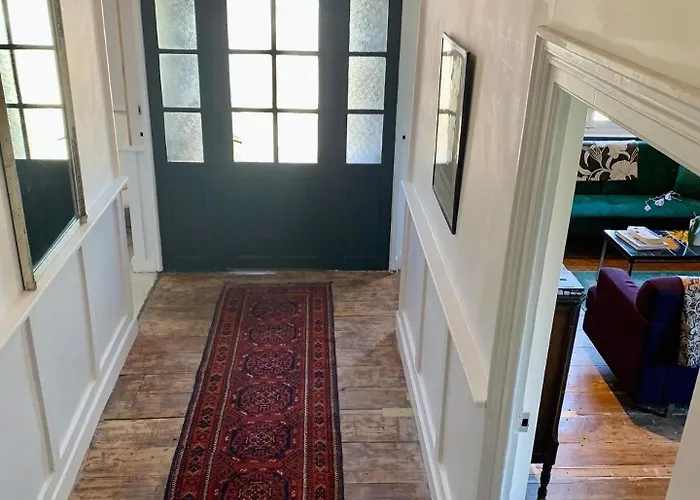 La Rive D Hotes The Riverside Retreat *